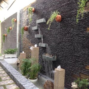 Alternative view of Đá Răng Lược Vàng