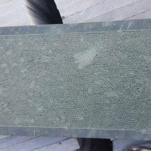 Đá Xanh Rêu Băm Mặt Bo Viền